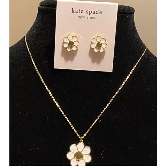 Kate Spade NWT necklace and earrings set - Daytripper white and gold flower - Picture 4 of 12